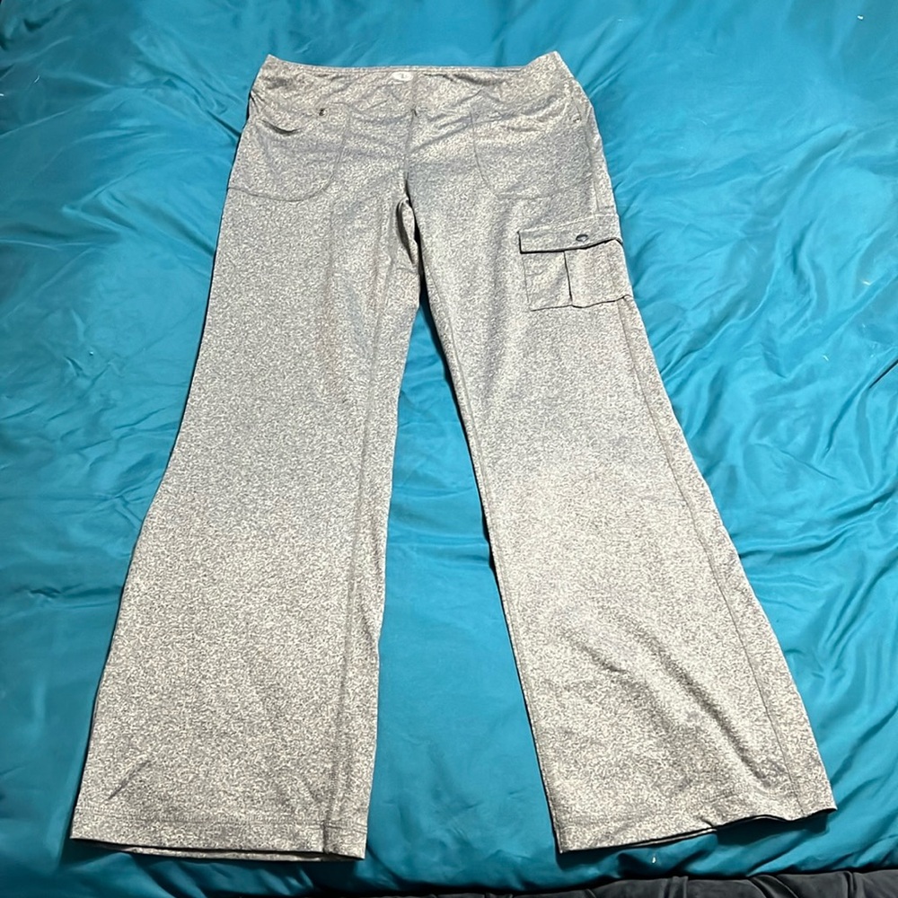Women’s yoga pants